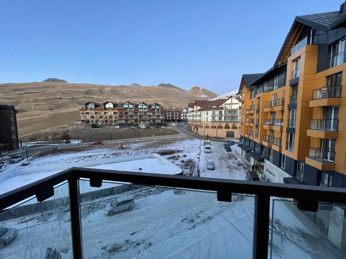 Redco Four Seasons In New Gudauri 302 Daire Dış mekan fotoğraf